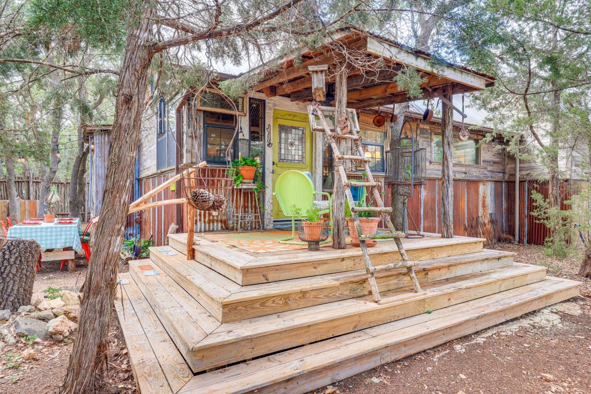 Pet-Friendly Wimberley Cabin With Fire Pit And Hot Tub Exterior photo