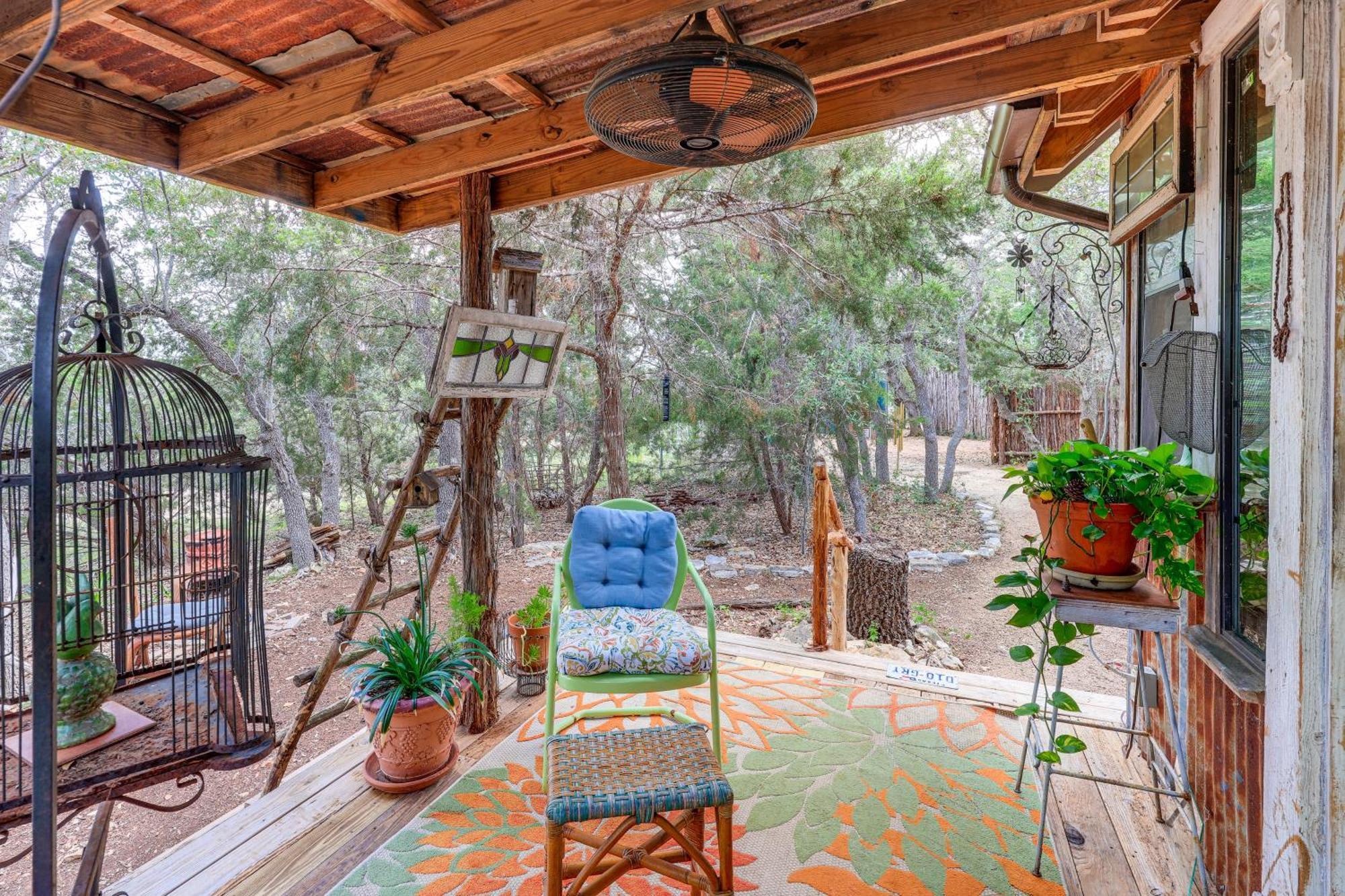 Pet-Friendly Wimberley Cabin With Fire Pit And Hot Tub Exterior photo