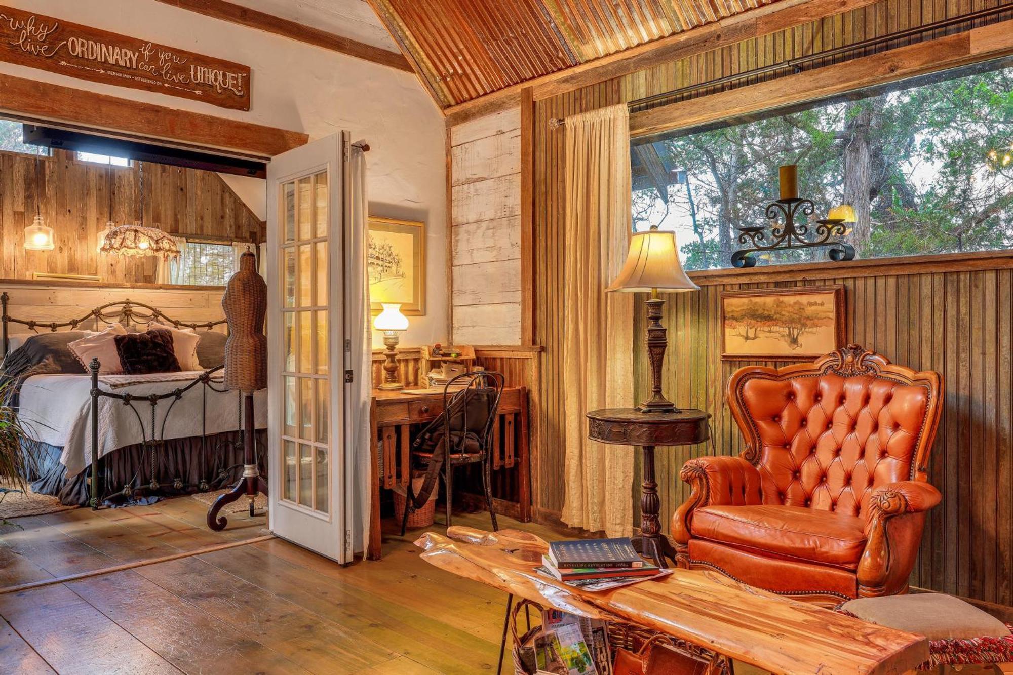 Pet-Friendly Wimberley Cabin With Fire Pit And Hot Tub Exterior photo