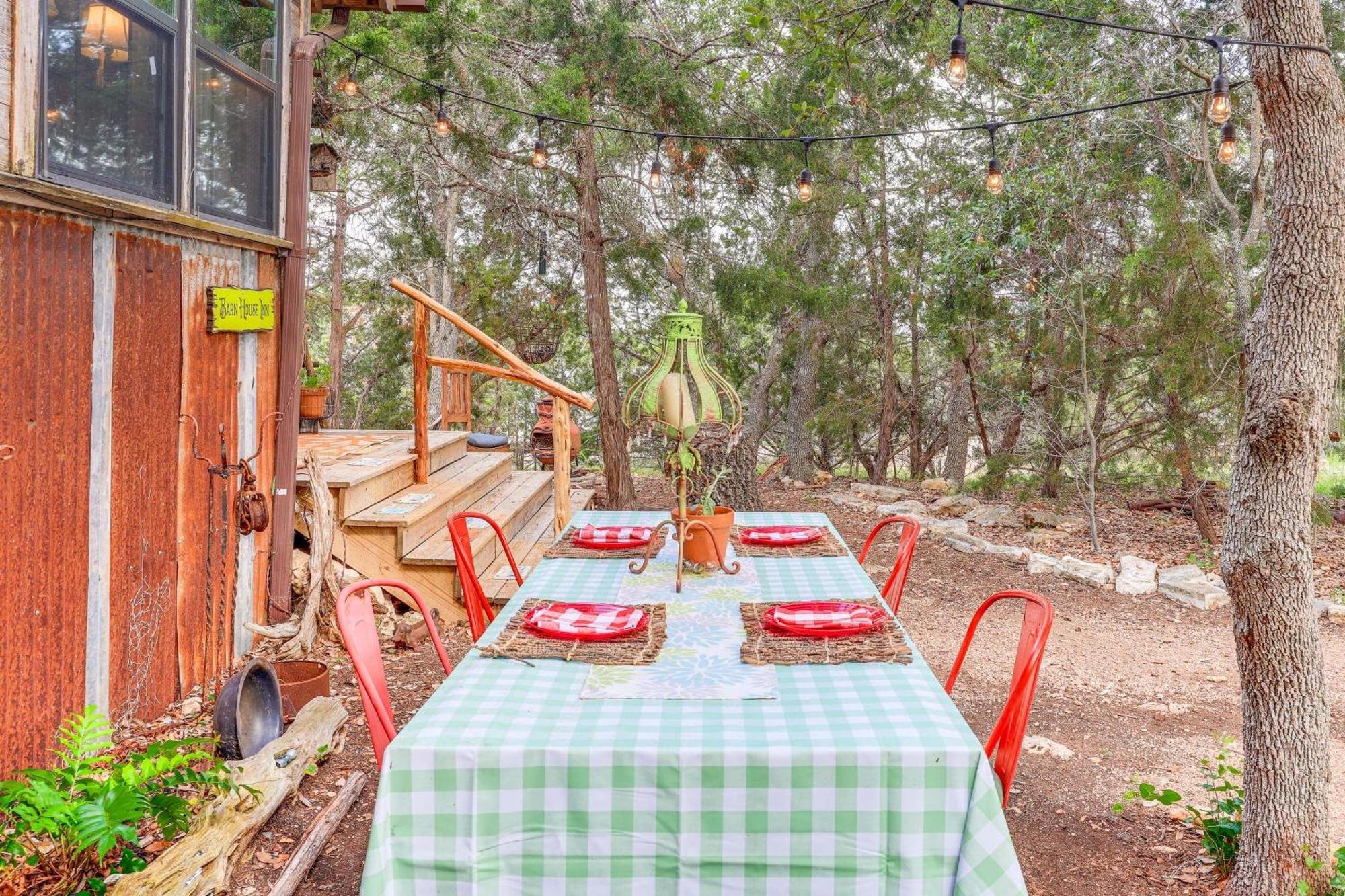 Pet-Friendly Wimberley Cabin With Fire Pit And Hot Tub Exterior photo