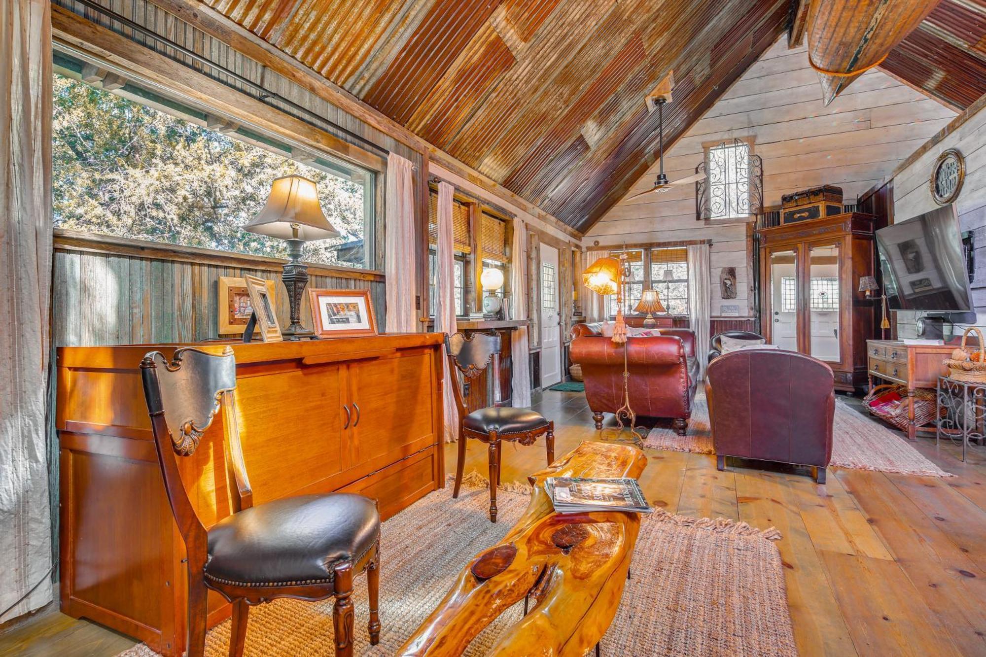 Pet-Friendly Wimberley Cabin With Fire Pit And Hot Tub Exterior photo